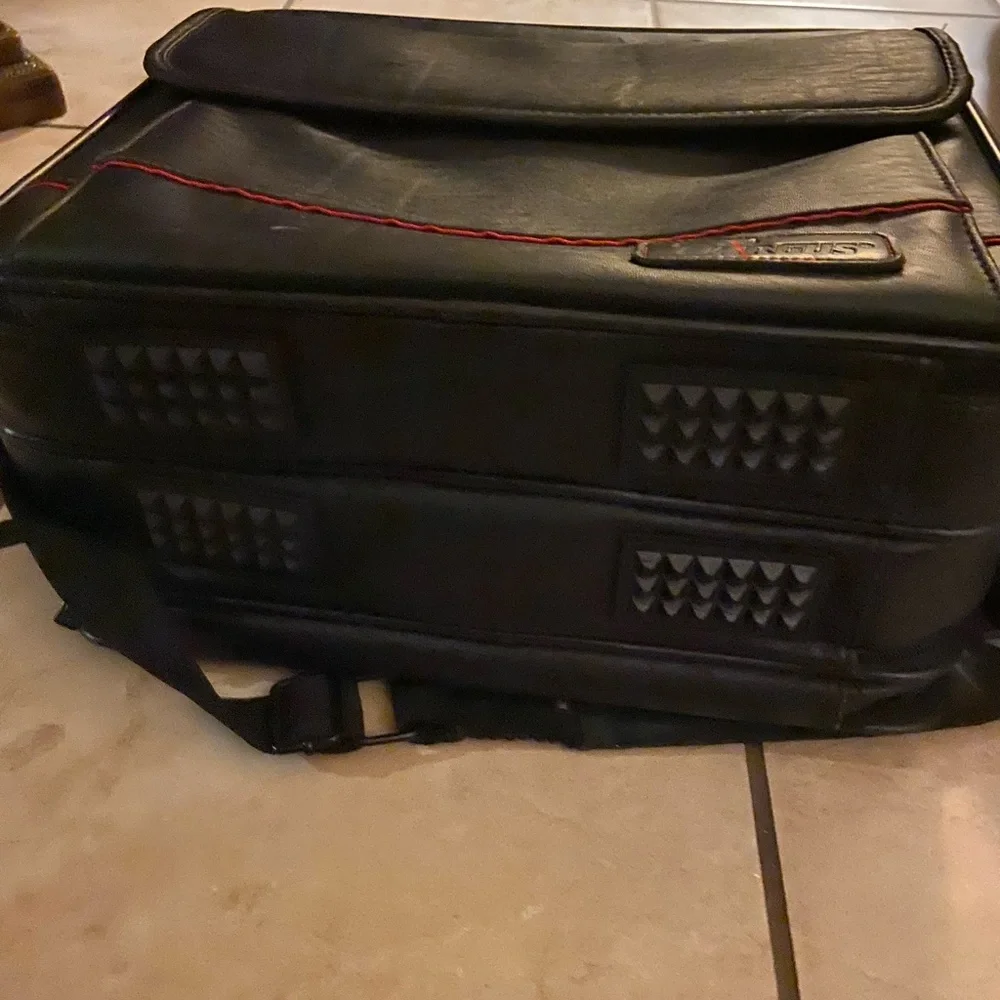 Targus laptop messenger bag